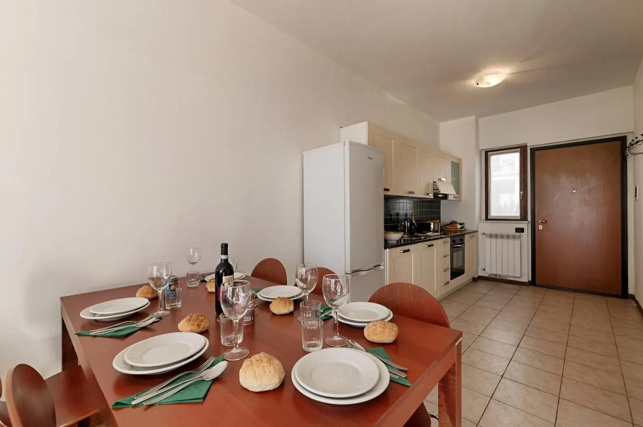 2-Bedroom Lakeview Apartment At The Lake Acquaseria