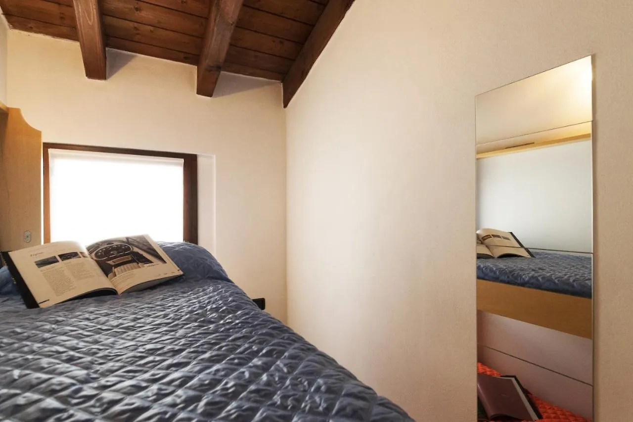 2-Bedroom Lakeview Apartment At The Lake Acquaseria Italia