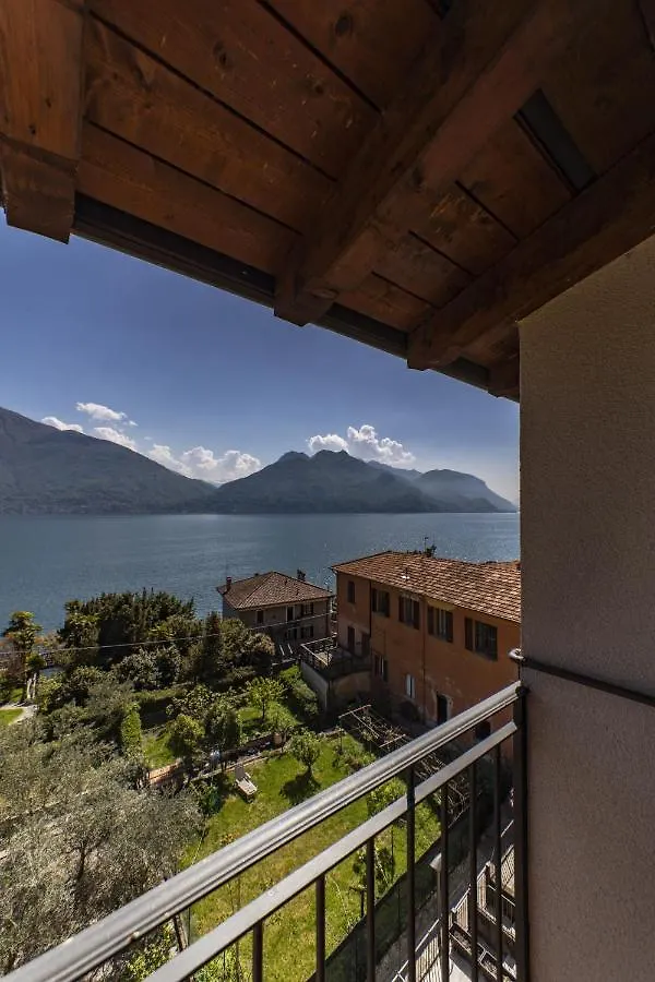 2-Bedroom Lakeview Apartment At The Lake Acquaseria Italia