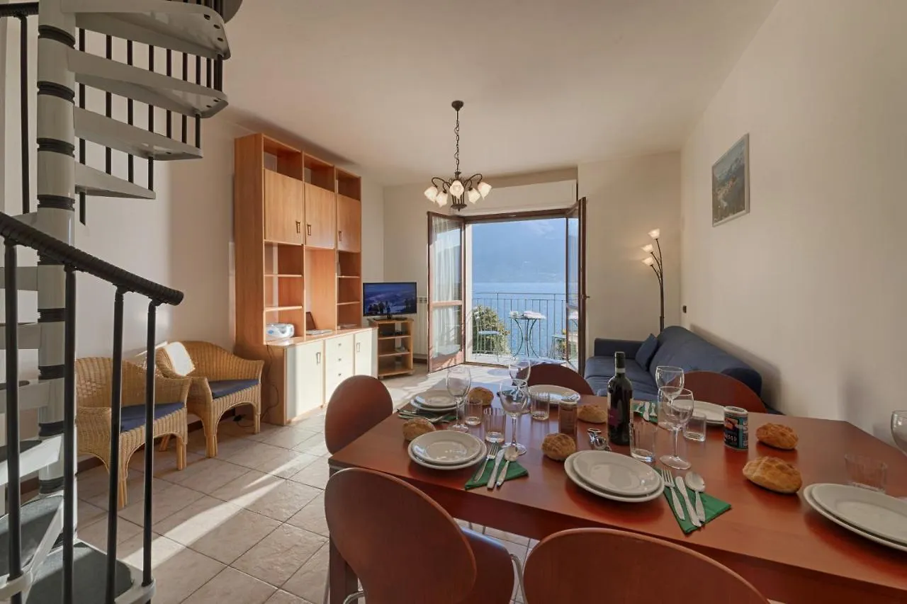 2-Bedroom Lakeview Apartment At The Lake Acquaseria
